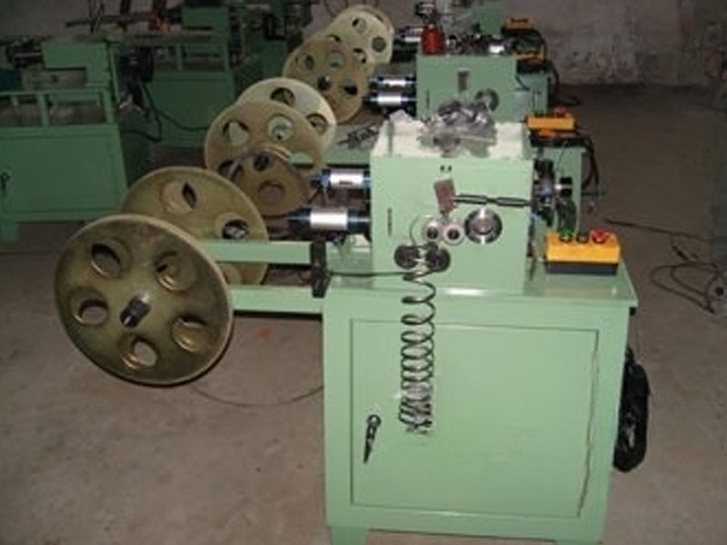 Máquina formadora automática de tiras de dobladillo
